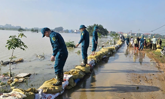 Lũ trên sông Cầu xuống chậm